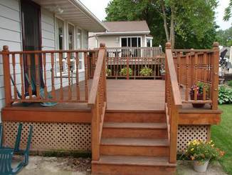 Deck of 4666 N Shore Dr