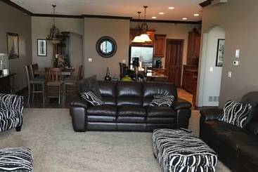 Living Room of 475 N Shore Dr #2C
