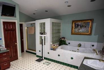 Master Bathroom of 3609 N Shore Drive